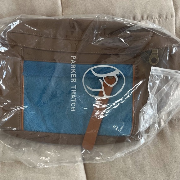 Parker thatch cross your heart sling - Picture 5 of 6